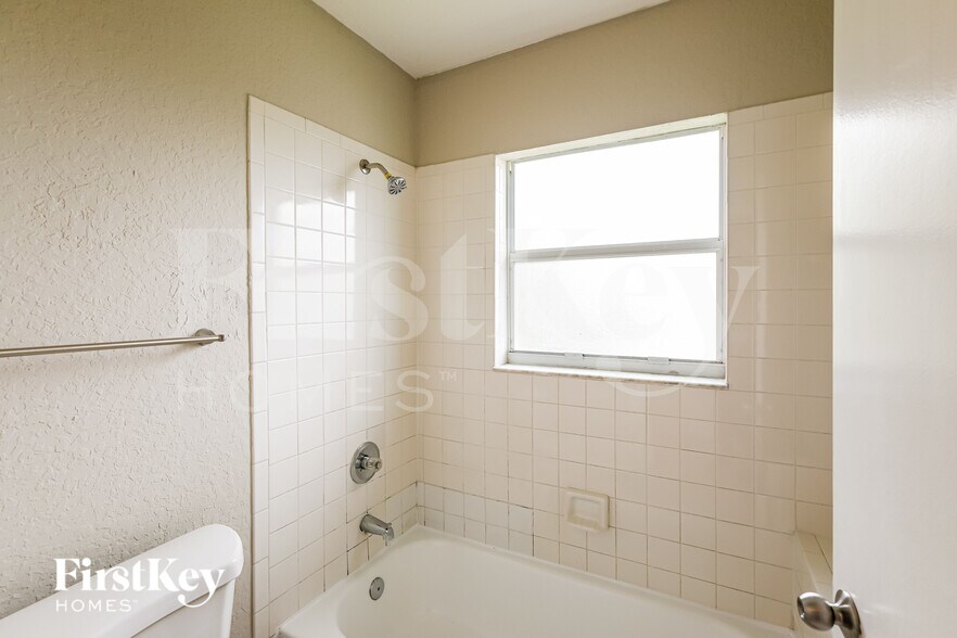 Building Photo - 18050 SW 142nd Ct