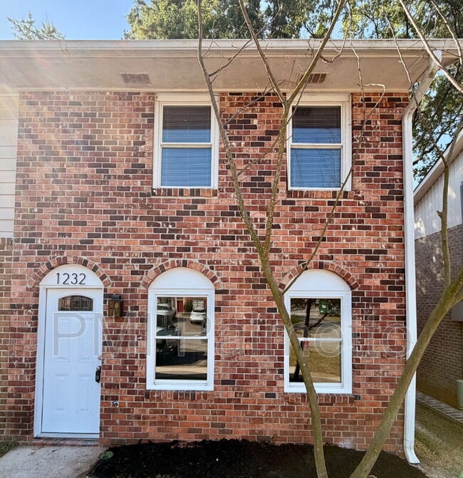 Building Photo - 1232 Grove Park Ln