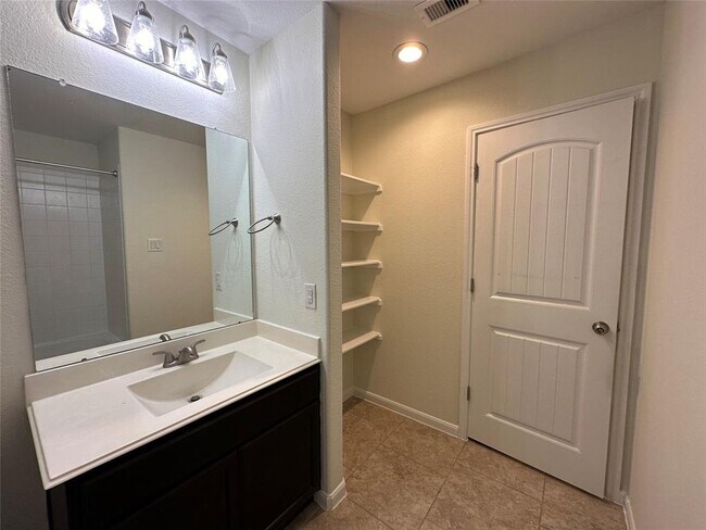 Building Photo - 12121 City Trek Ln