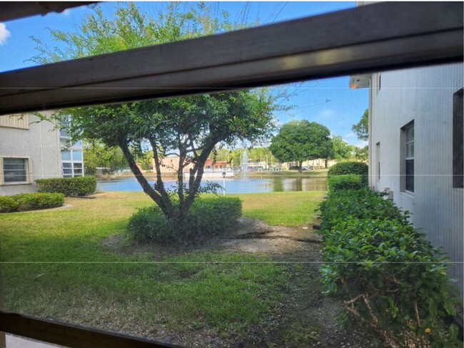 Building Photo - 55+ Community of Vista St. Lucie