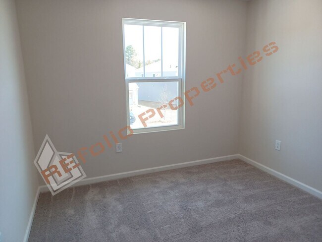 Building Photo - Wonderful 3 Bedroom 2-Car Garage House wit...