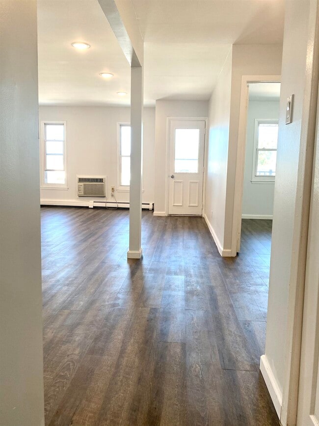 Building Photo - 512 Avenue C