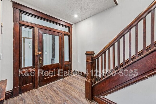 Building Photo - 518 10th St