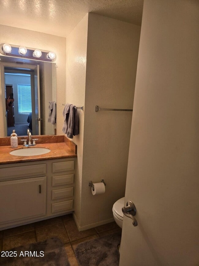 Building Photo - 8649 E Royal Palm Rd