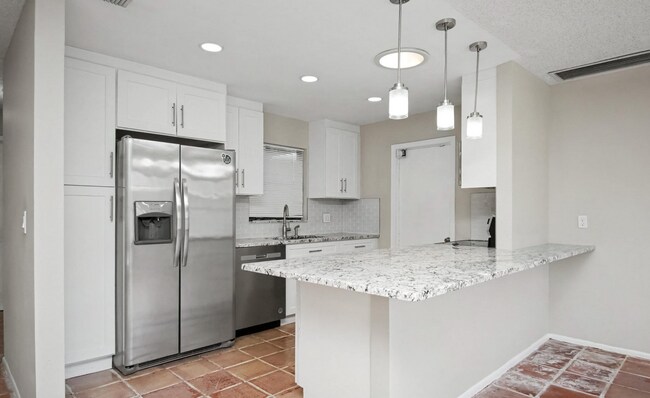 Building Photo - 7407 Silver Woods Ct