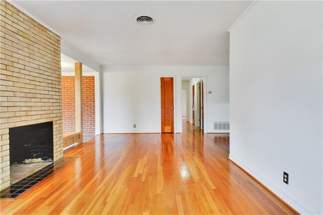 Building Photo - 2300 Rebel Rd