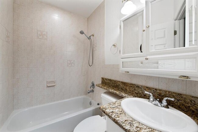 Building Photo - 1260 N Riverside Dr