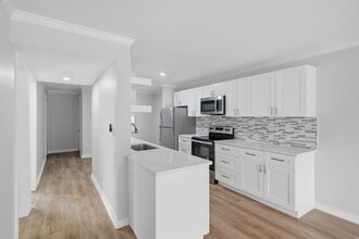 Building Photo - Condo For Rent in Largo with TONS OF UPGRADES!