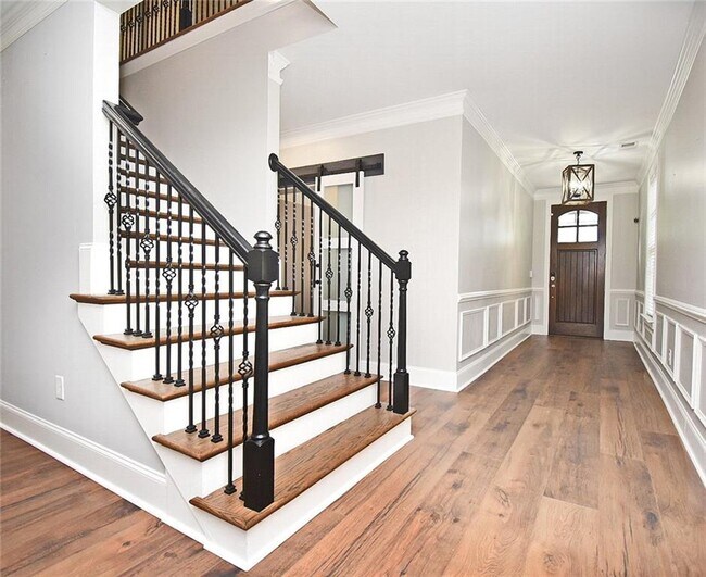 Building Photo - 2625 Hickory Hill Dr