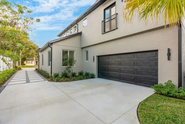 Building Photo - 726 Ellwood Ave