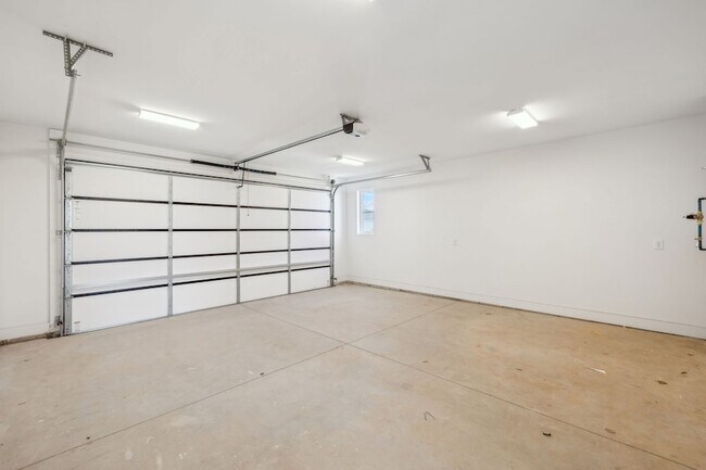 Building Photo - 1019 12th Ave N