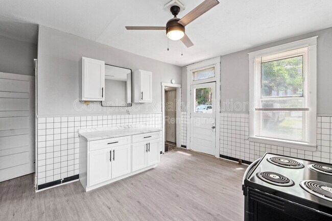 Building Photo - 4222 S 38th St