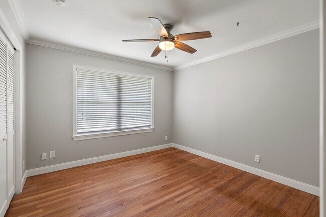 Building Photo - 9333 Walterville Rd