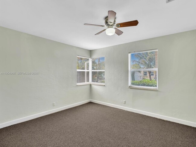 Building Photo - 1513 NE 30th Ct