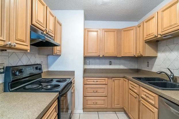 Building Photo - 5010 Larch Ln