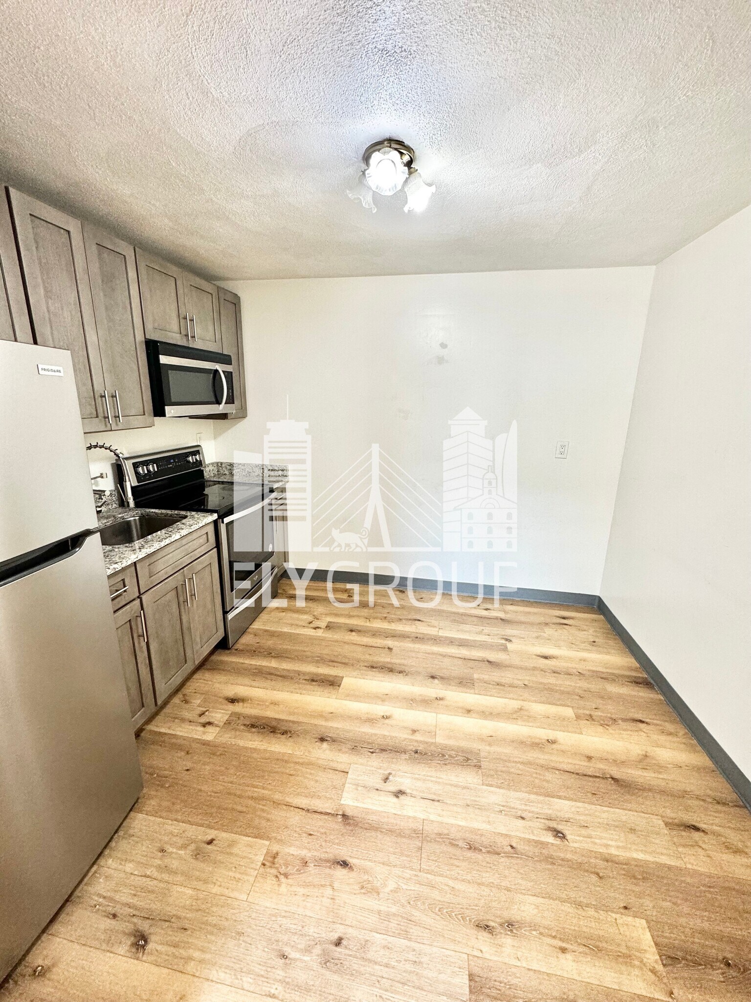 Building Photo - 8 Medford St