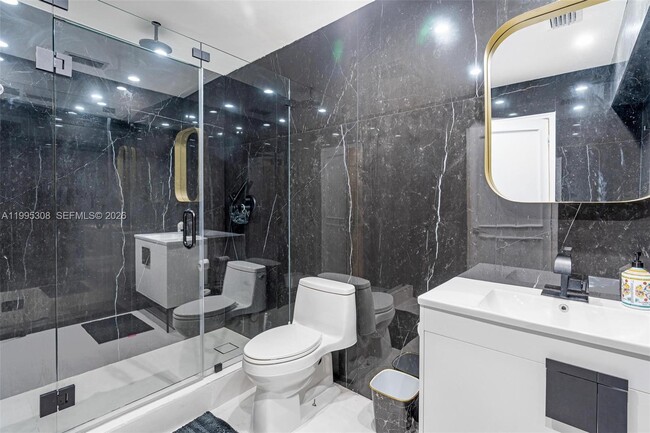 Building Photo - 1055 Stillwater Dr