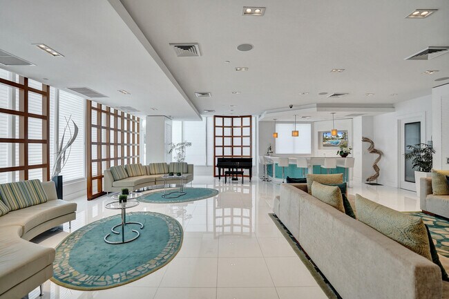 Building Photo - 2821 N Ocean Blvd