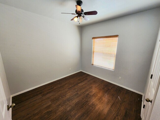 Building Photo - 5859 Habanero Dr