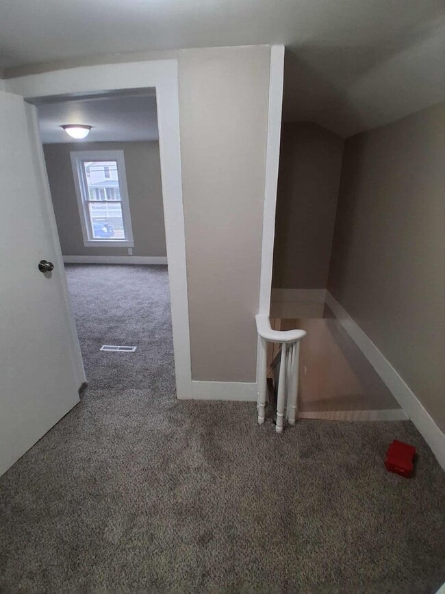 Building Photo - 3 Bedroom single family homes