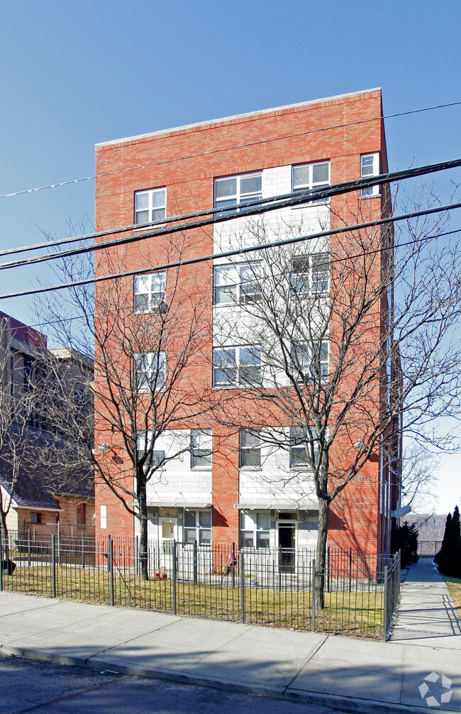 Primary Photo - Locust Hill Residence