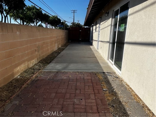 Building Photo - 875 Ponderosa Dr