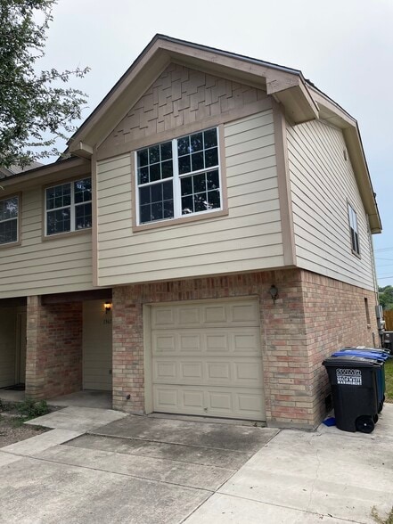 Building Photo - 13613 Woodstone Way