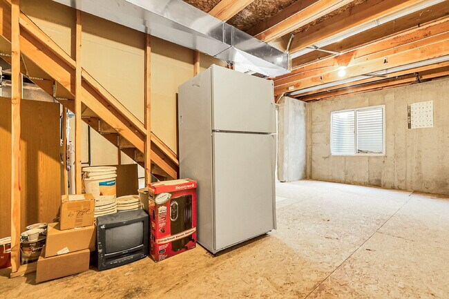 Building Photo - $2,650.00 - 4 Bedrooms, 2.5 Bathrooms, Sin...