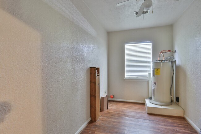 Building Photo - 11913 25th St