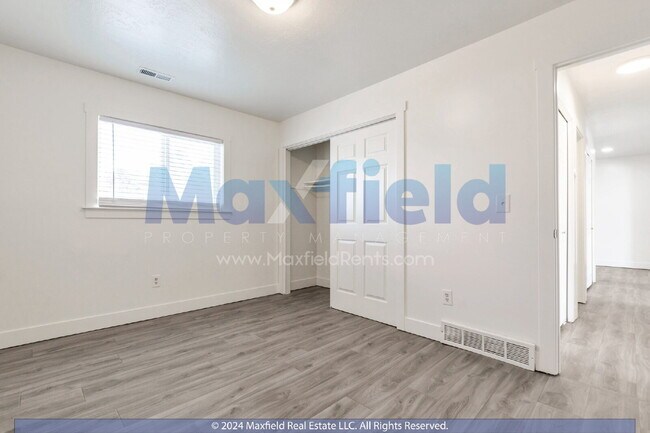 Building Photo - North Salt Lake 2 BD 1 BA Only $500 Deposit - Upper Level - Brookside Lofts Unit 7