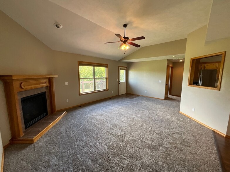 Building Photo - 740 Jefferson Ct