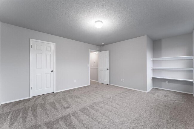 Building Photo - 1570 Scotland Dr