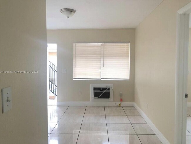 Building Photo - 1940 Washington Ave