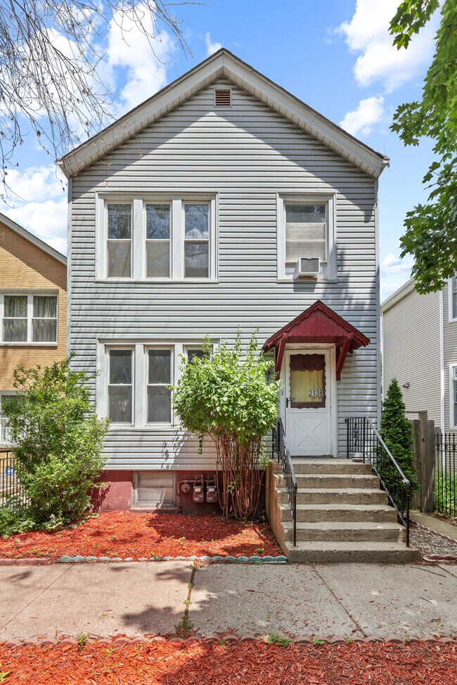 Primary Photo - 2138 W Wellington Ave
