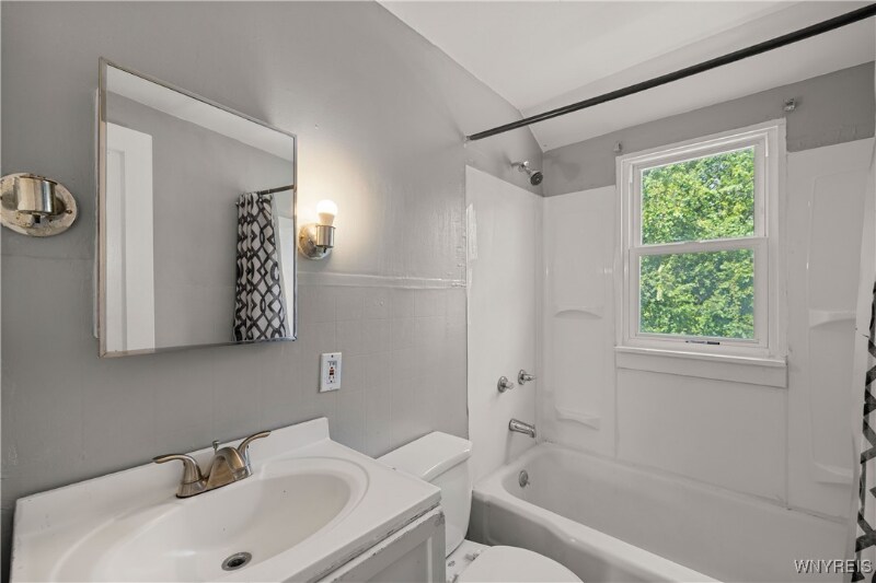 Building Photo - 714 Taunton Pl