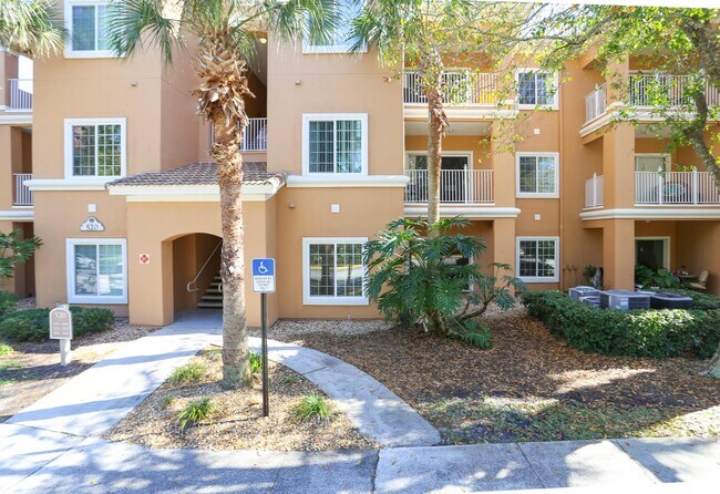 Building Photo - 520 Florida Club Blvd