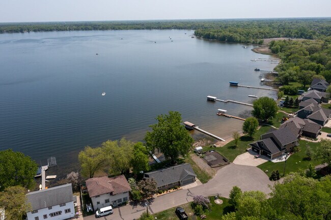 very large lake - 21253 Lake George Blvd