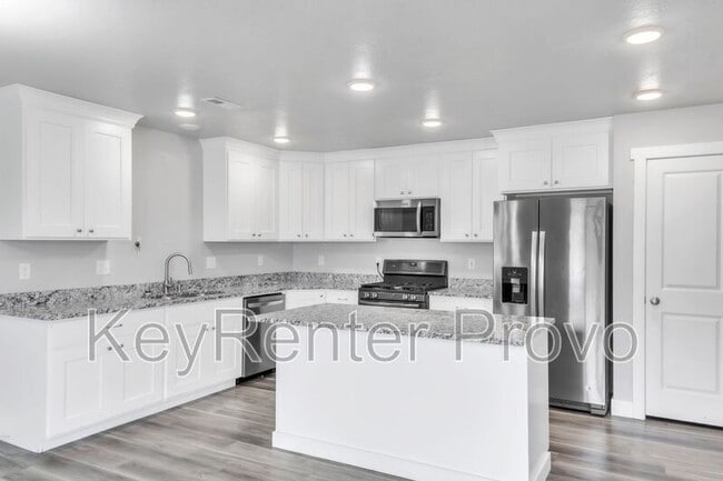 Primary Photo - 1042 N 120 E St