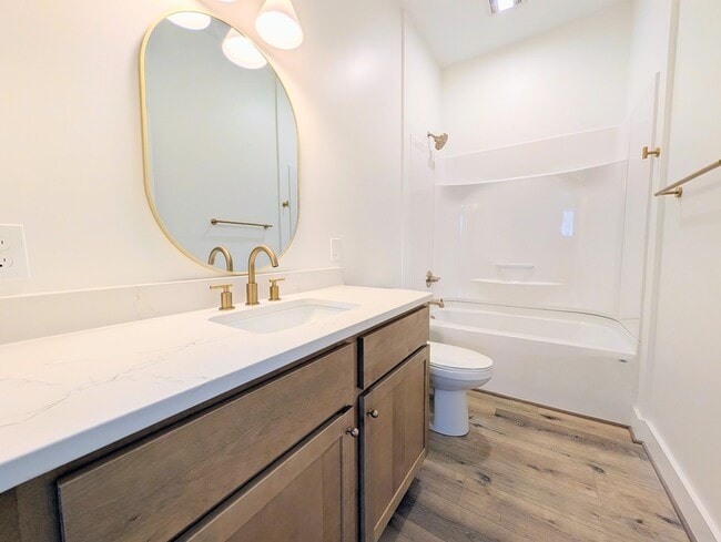 Building Photo - 5900 Fort Ave