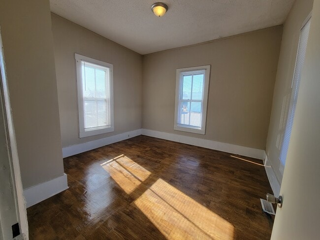 Building Photo - 209 E Caswell St