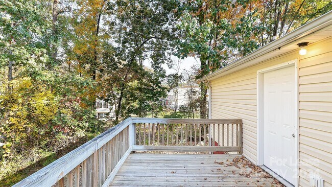 Building Photo - 3733 Oakwood Rd