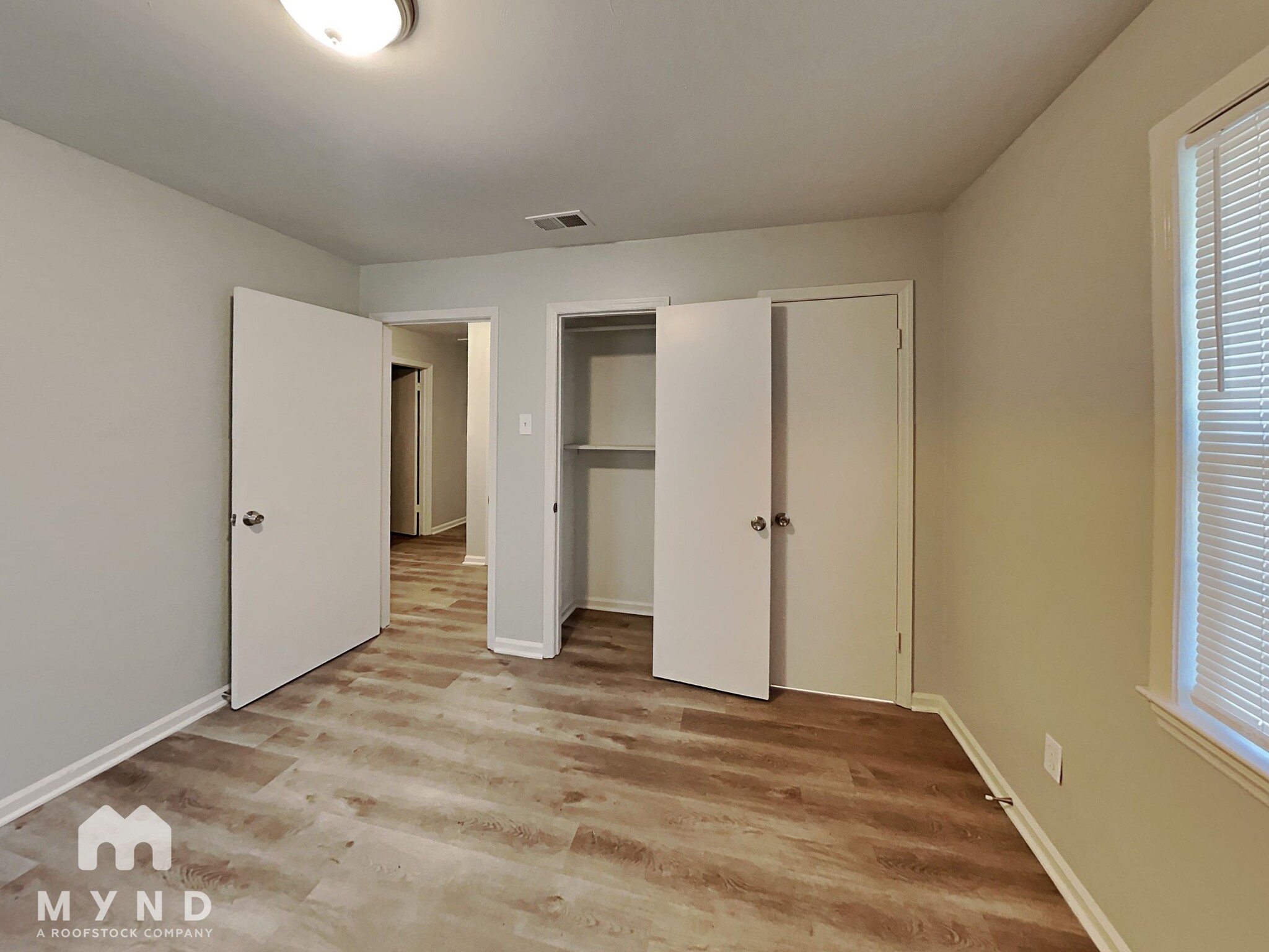 Building Photo - 3996 Mountain Terrace St