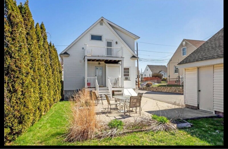 Building Photo - 185 King St