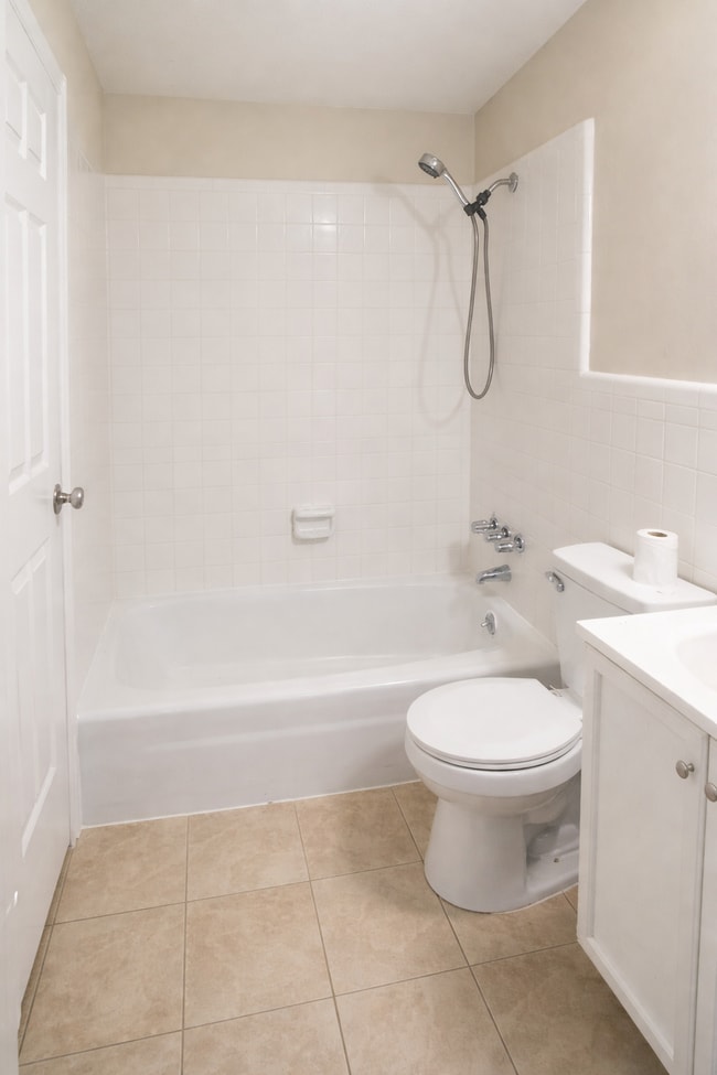 Building Photo - 1311 County Home Rd