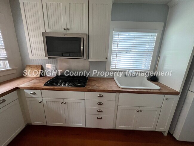 Building Photo - AVAILABLE APRIL- Charming 1 Bedroom/ 1 Bath