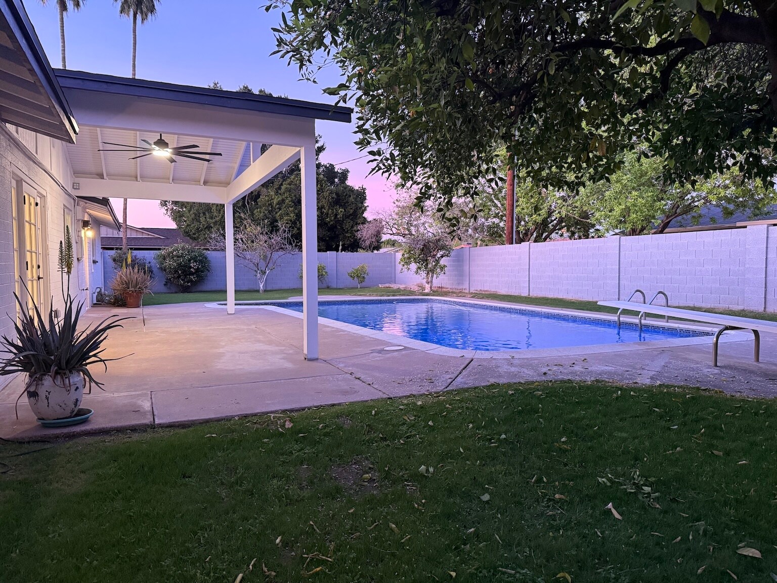 Building Photo - 8161 N 1st Dr