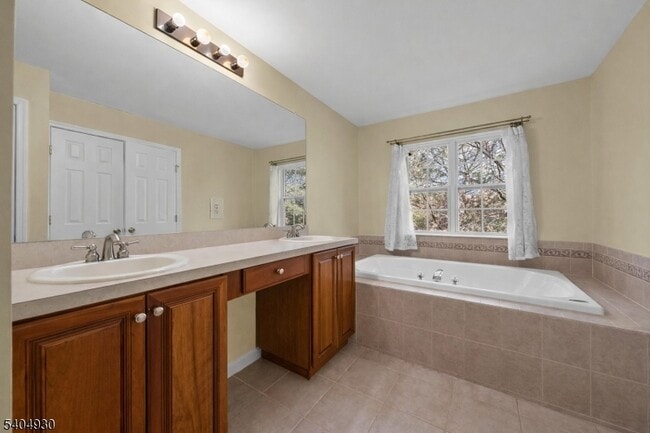 Building Photo - 30 Hoover Ave