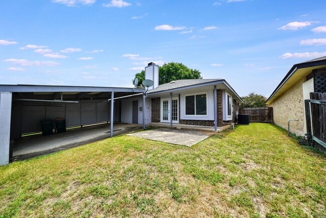 Building Photo - Charming 2-bed, 2-bath home in Universal C...