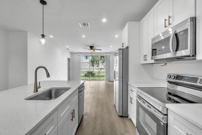 Building Photo - 1006 Stinson St