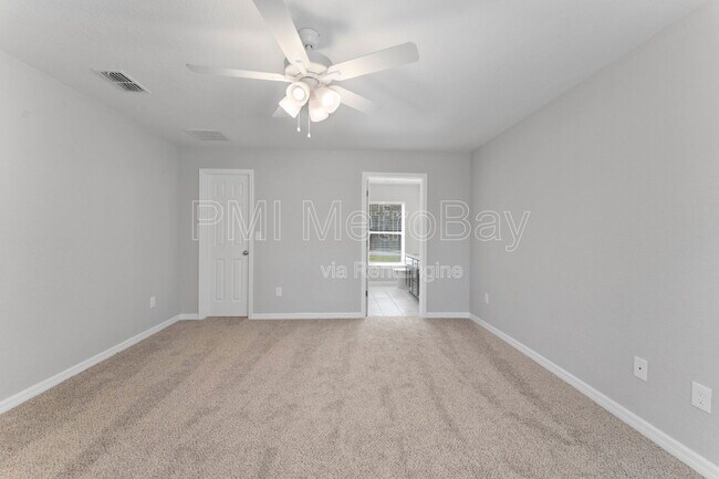 Building Photo - 9461 N Sandree Dr